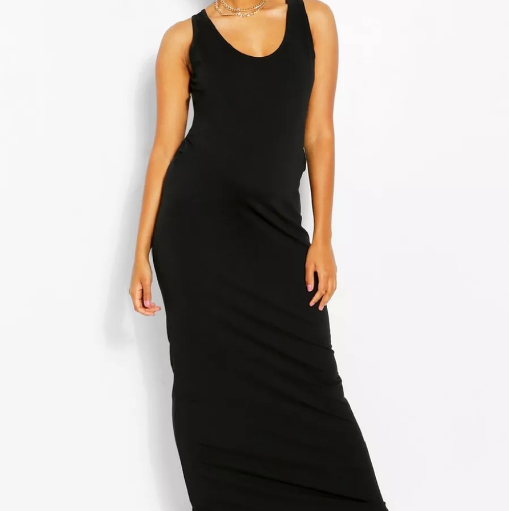 Black Scoop Neck Maxi Dress